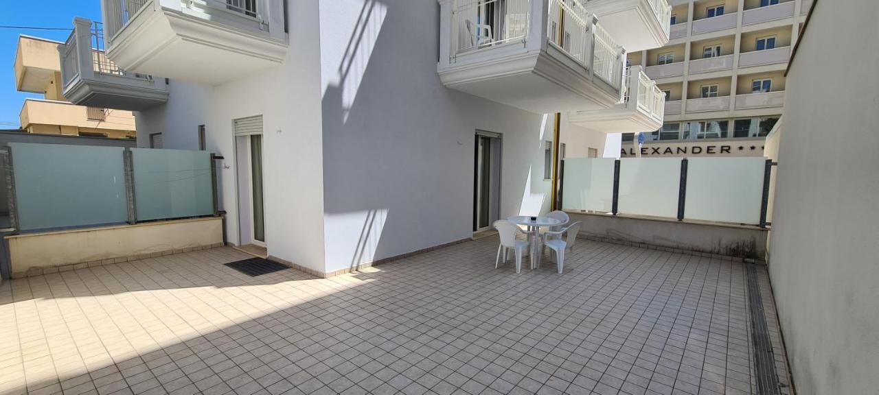 Rubino Apartments A 100Metri Dal Mare Риччоне Экстерьер фото