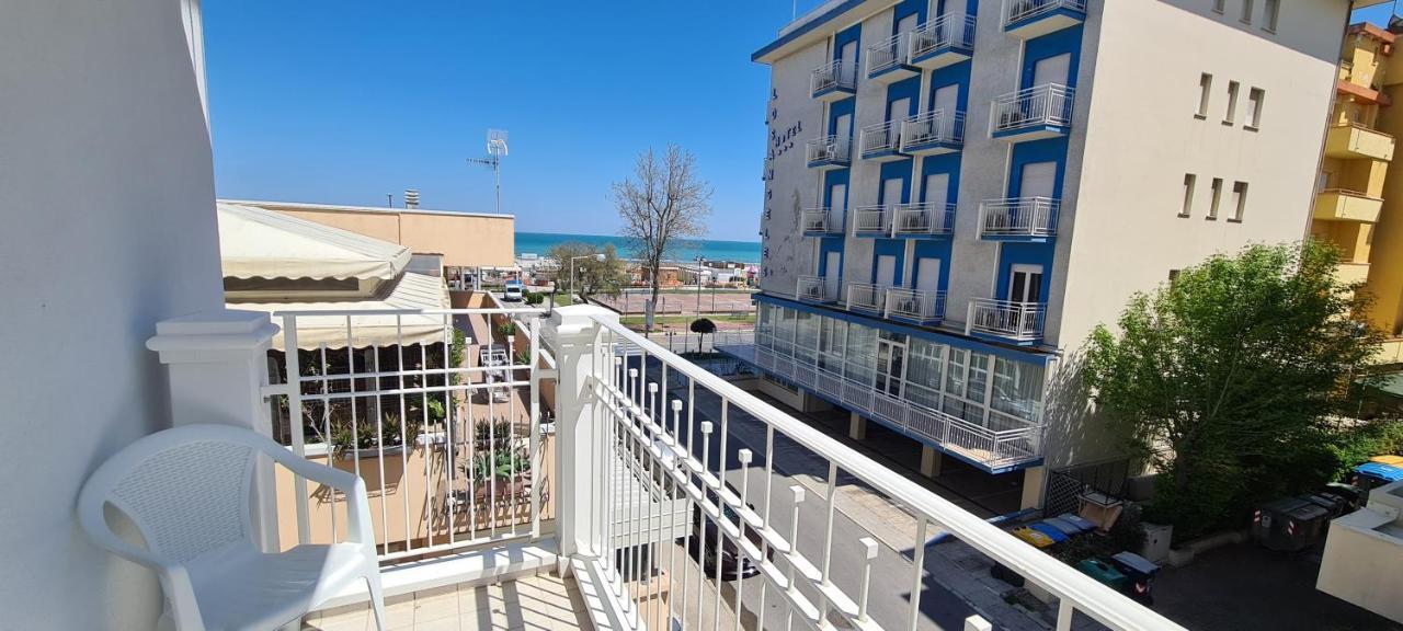 Rubino Apartments A 100Metri Dal Mare Риччоне Экстерьер фото