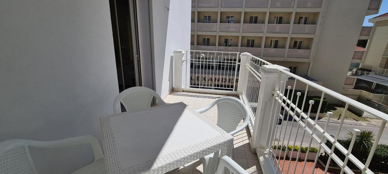 Rubino Apartments A 100Metri Dal Mare Риччоне Экстерьер фото