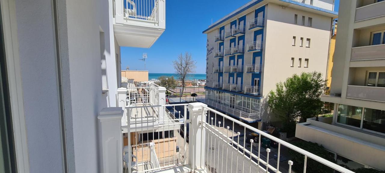 Rubino Apartments A 100Metri Dal Mare Риччоне Экстерьер фото