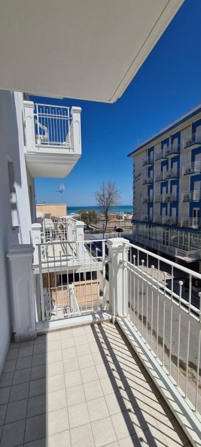 Rubino Apartments A 100Metri Dal Mare Риччоне Экстерьер фото