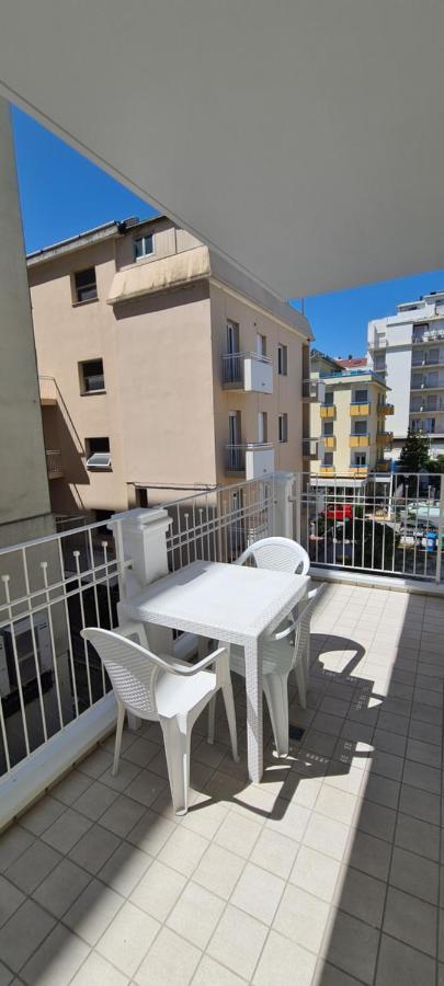 Rubino Apartments A 100Metri Dal Mare Риччоне Экстерьер фото