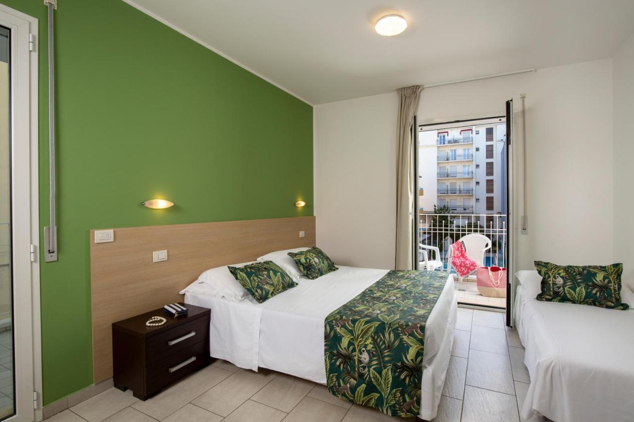 Rubino Apartments A 100Metri Dal Mare Риччоне Экстерьер фото