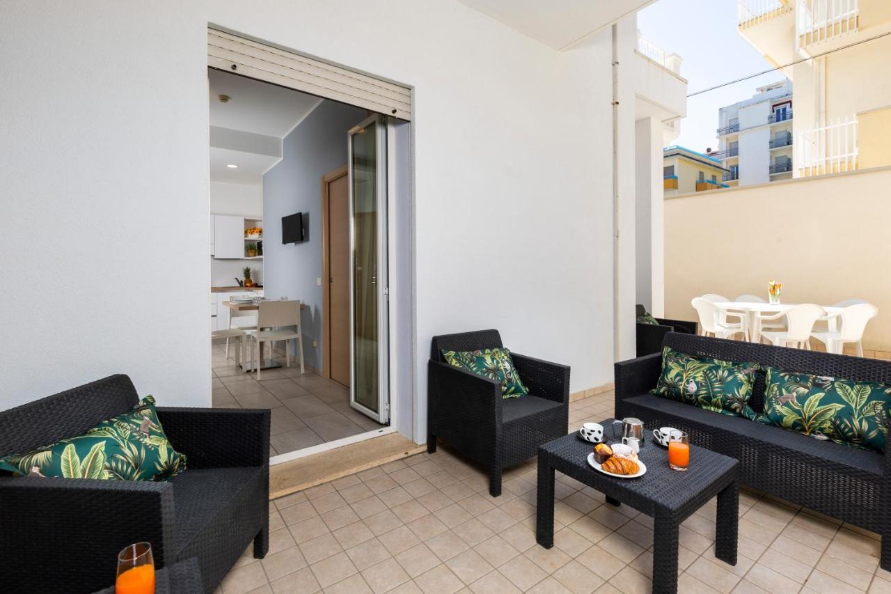 Rubino Apartments A 100Metri Dal Mare Риччоне Экстерьер фото