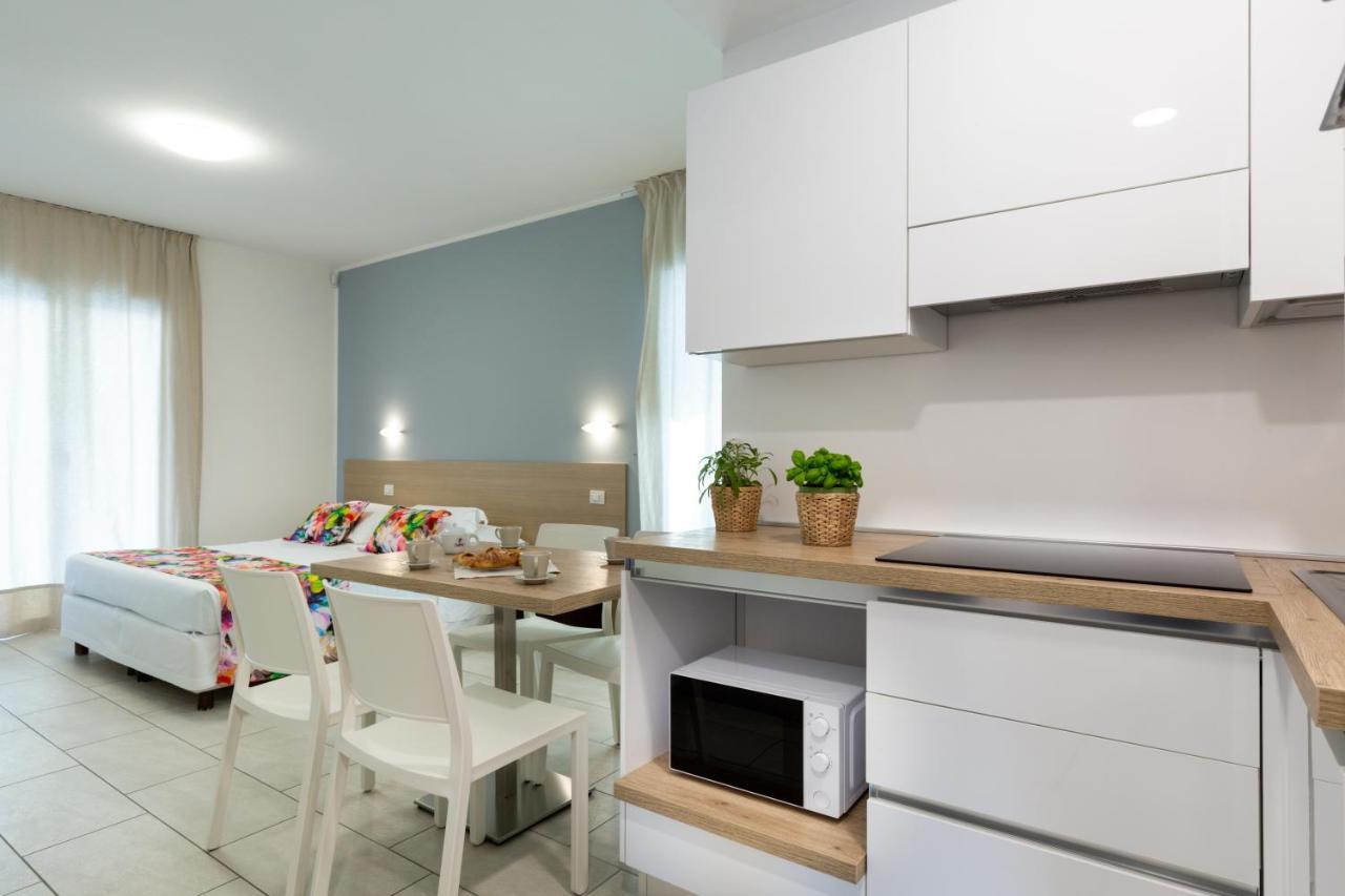 Rubino Apartments A 100Metri Dal Mare Риччоне Экстерьер фото