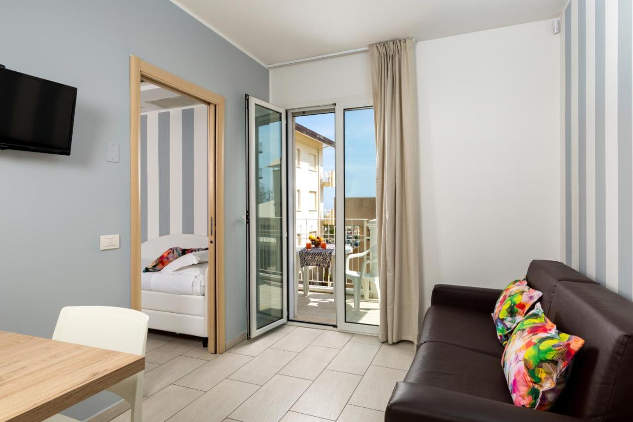 Rubino Apartments A 100Metri Dal Mare Риччоне Экстерьер фото