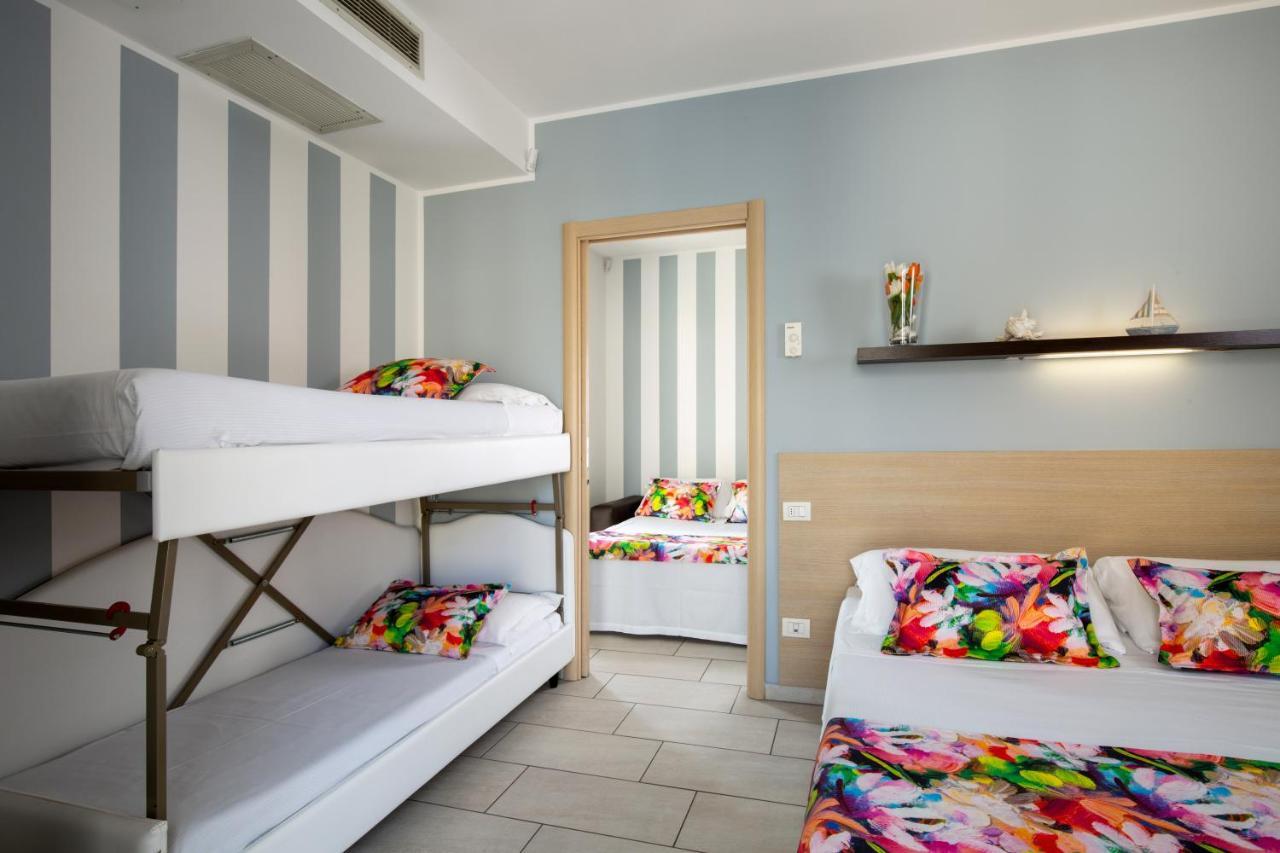 Rubino Apartments A 100Metri Dal Mare Риччоне Экстерьер фото