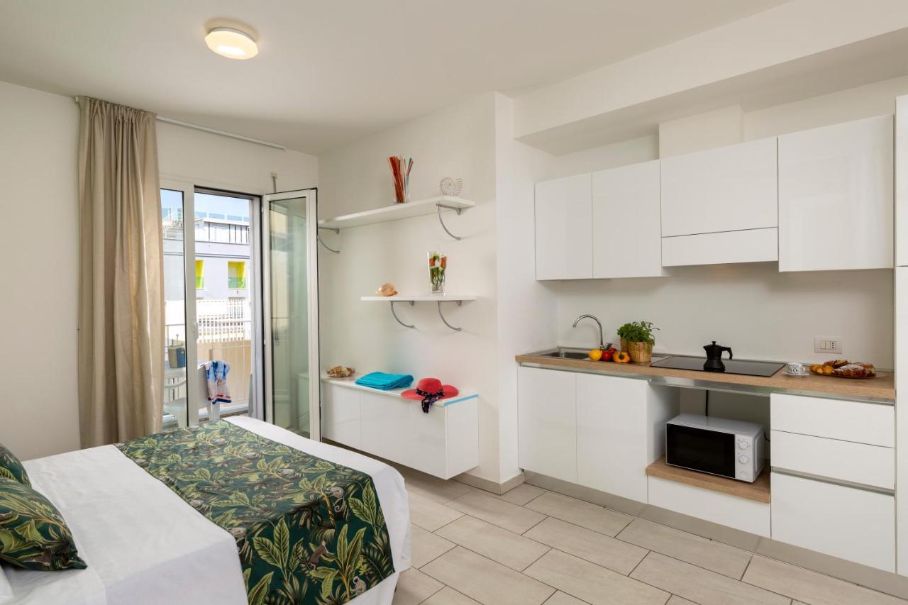 Rubino Apartments A 100Metri Dal Mare Риччоне Экстерьер фото